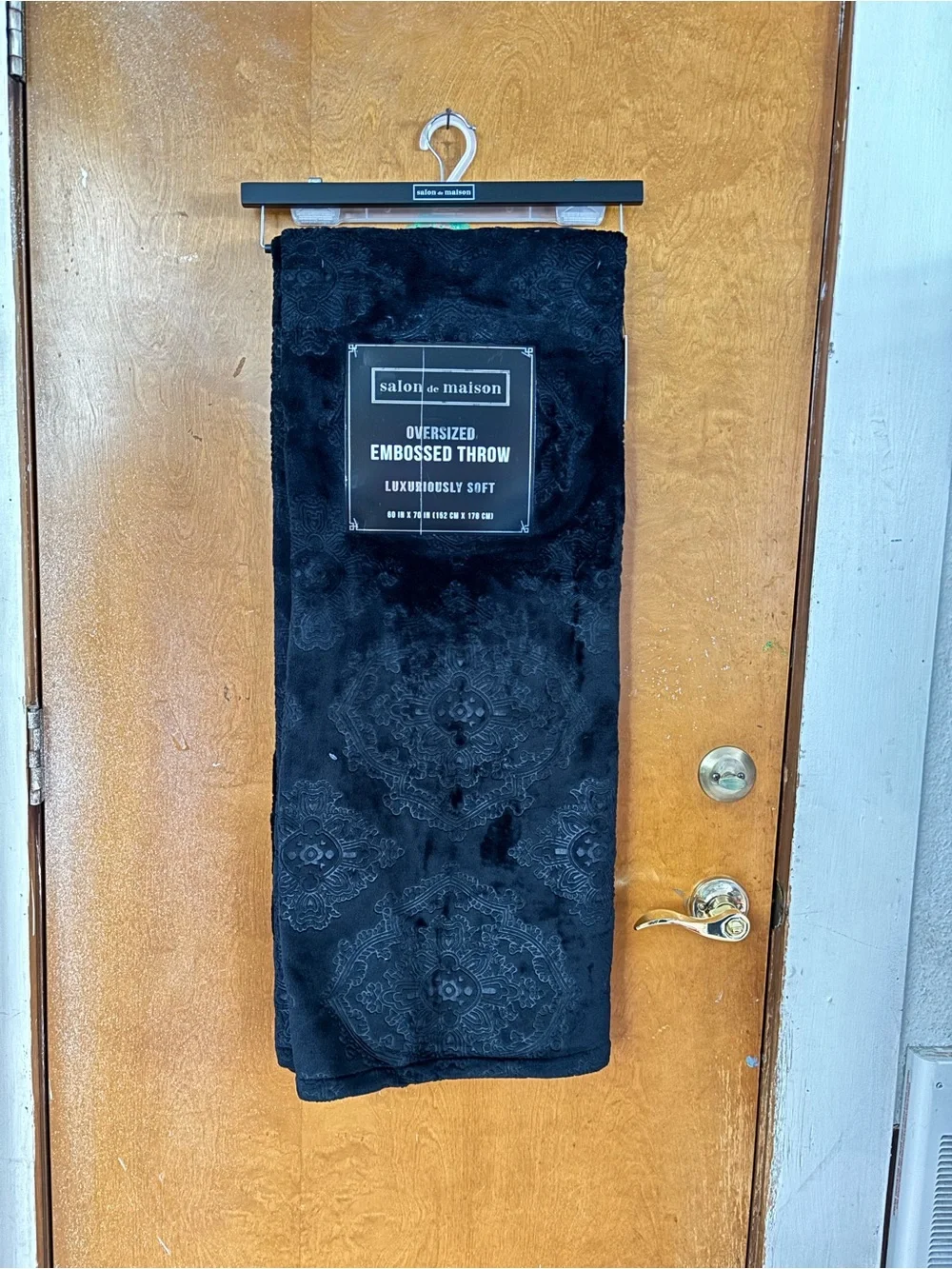 Black Throw blanket. Embossed Mandolin